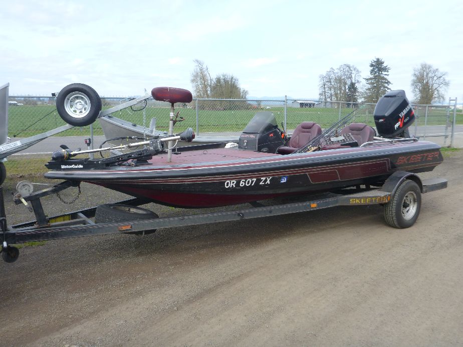 Home » Boat Inventory » USED 18’4” Skeeter Bass Boat