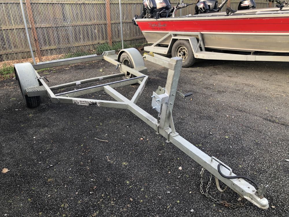 boat trailer with spider rollers